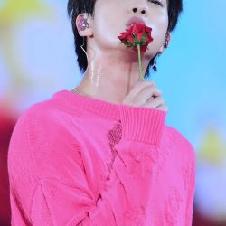 عکس از این به بعد موخام🥺🙌