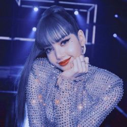 عکس لیسا بودایی نیست!