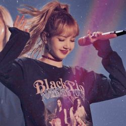 عکس کنسرت شروع شد💙🎤