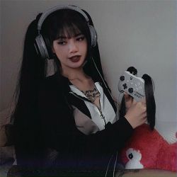 عکس آهنگ gamer girl از لیسا🎮🤍