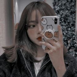 عکس کویینام با آینه💜