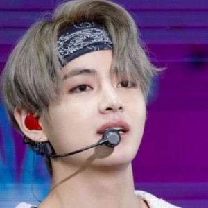 بی تی اس به ترتیب محبوبیت