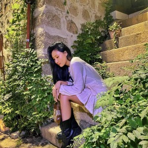 هواسا‌زشته‌•-•؟؟