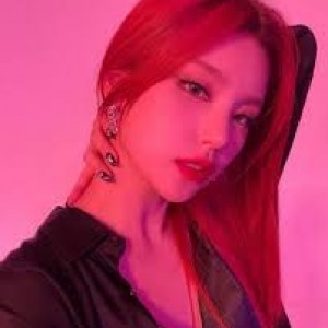 عکس کویین یجی👑💜💕~