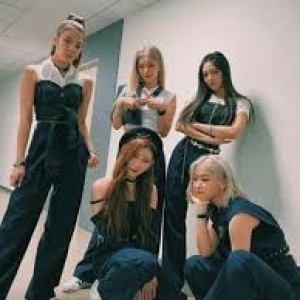 عکس کویینام ایتزی♥️🦋~