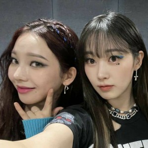 عکس از جیزل با اعضا(◍•ᴗ•◍)❤