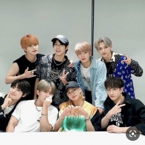 عکس بیوگرافی اعضای stray kids