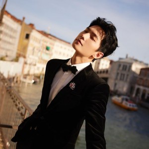 عکس از یانگ یانگ