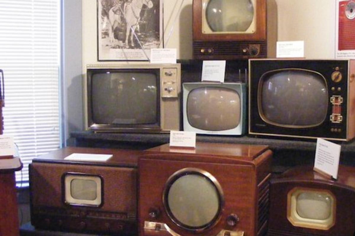 عکس اولین تلویزیون جهان!