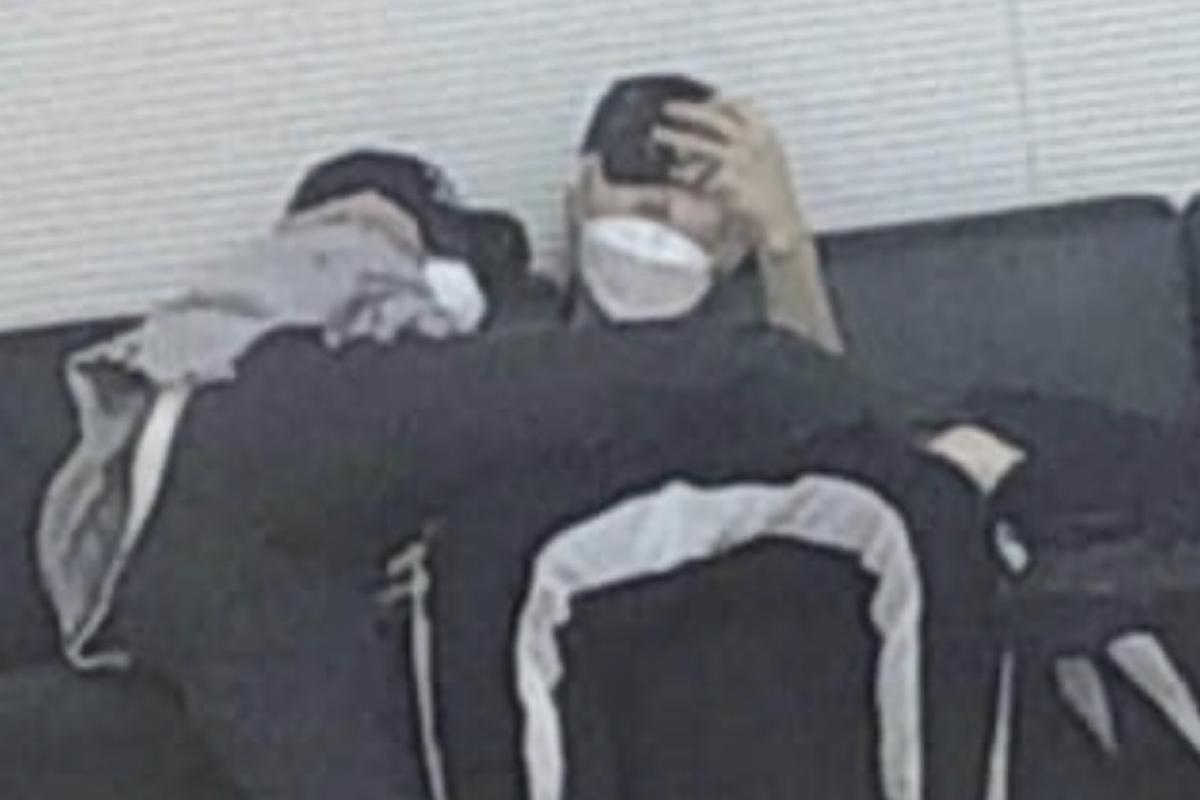 عکس تو یک دختر دبیرستانی توی کره جنوبی هستی:)