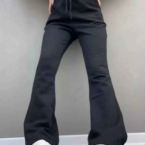 عکس تفاوت شلوار بوت کات با شلوار دمپا گشاد