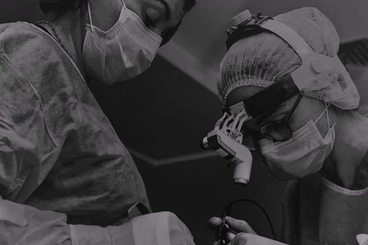 عکس نخستین جراح زن ایرانی