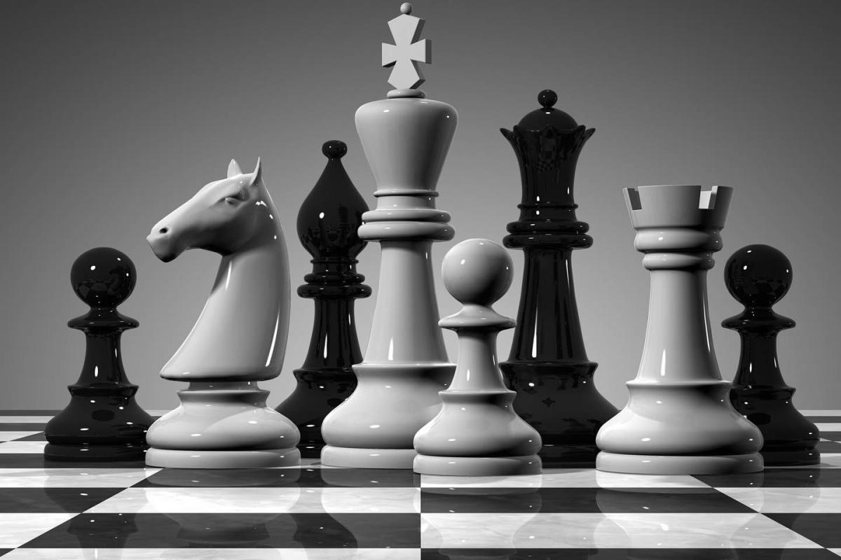 عکس دلیل شروع از مهره ی سفید در بازی شطرنج