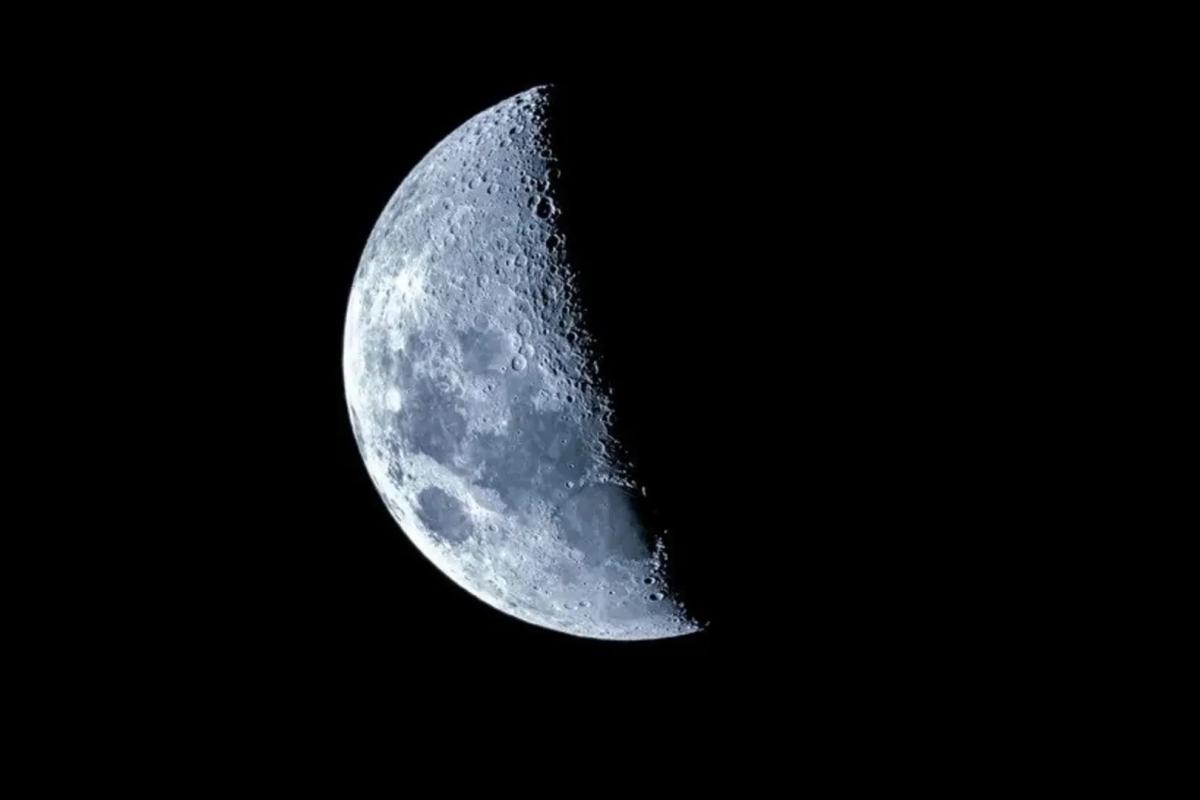 عکس سفر انسان به ماه امکان داره؟