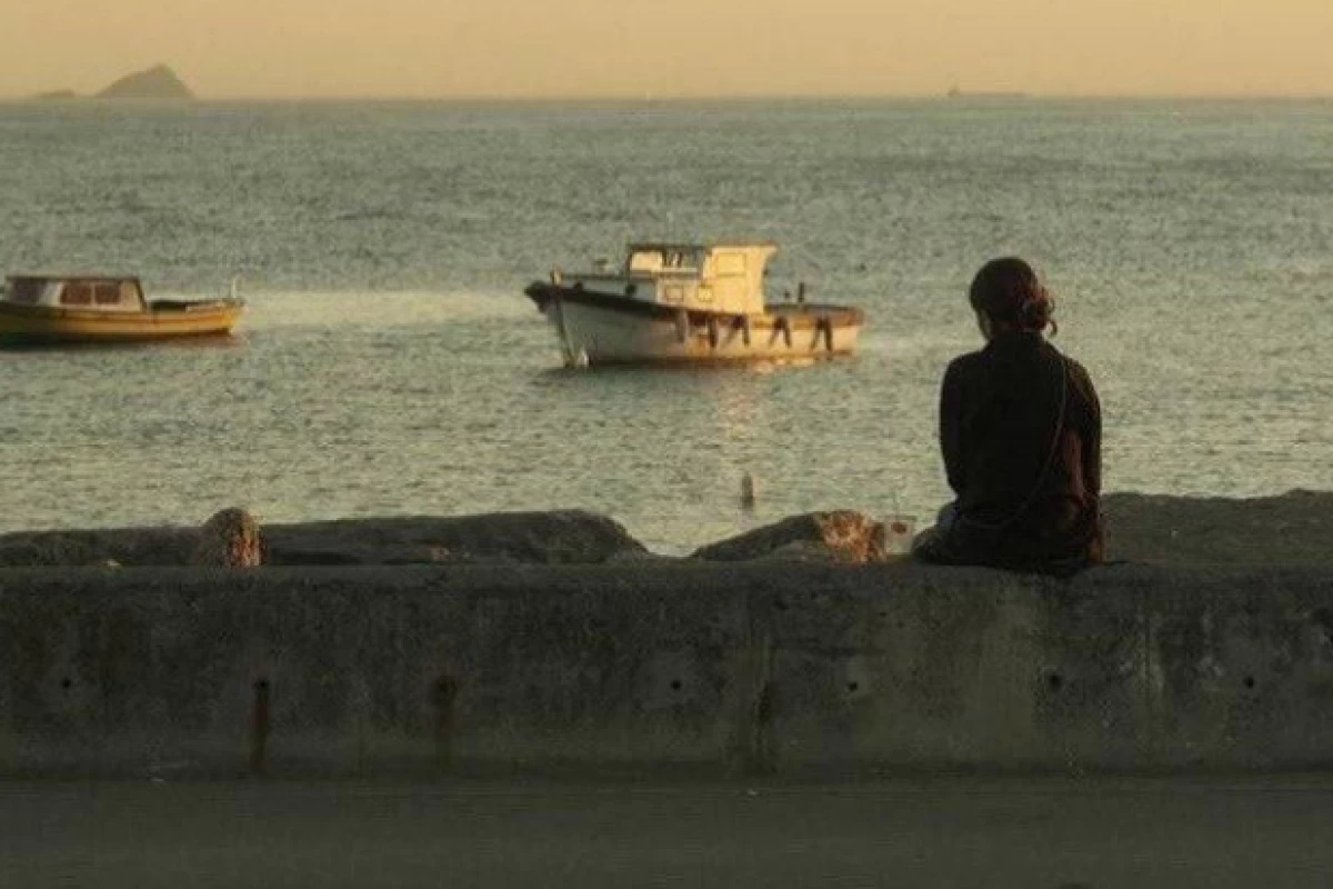 عکس آدمیت مرد گرچه آدم زنده بود ....« شعر »