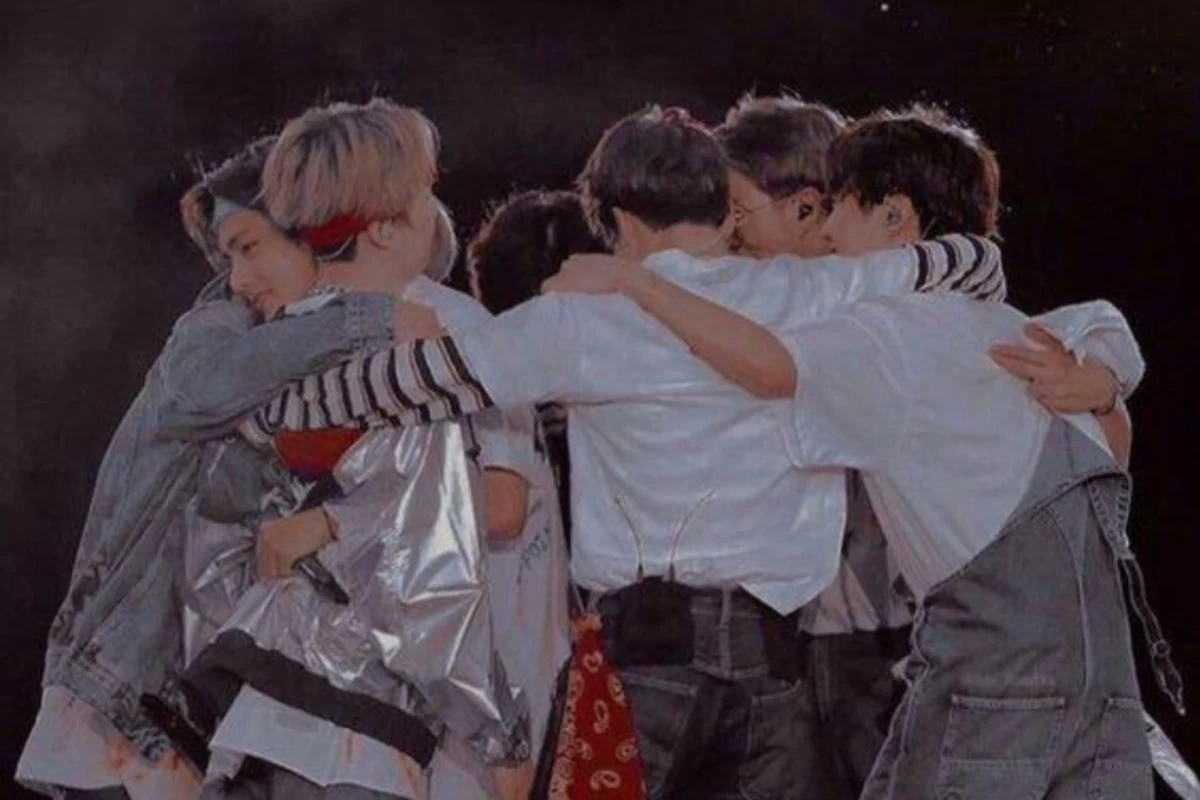 عکس پشت هر x یه y هست...(BTS ver)