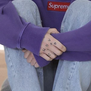 عکس 𝘞𝘩𝘰 𝘢𝘮 𝘪