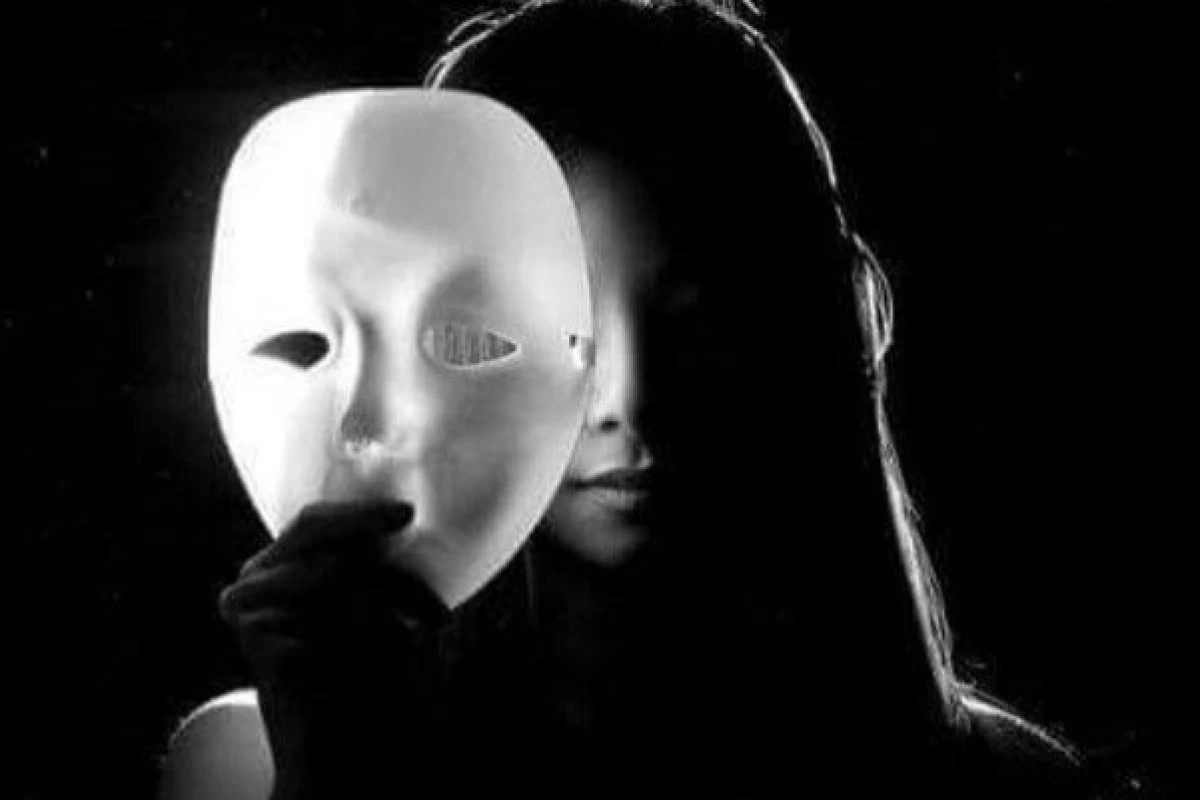 عکس چقدر پشت نقاب زندگی میکنی؟