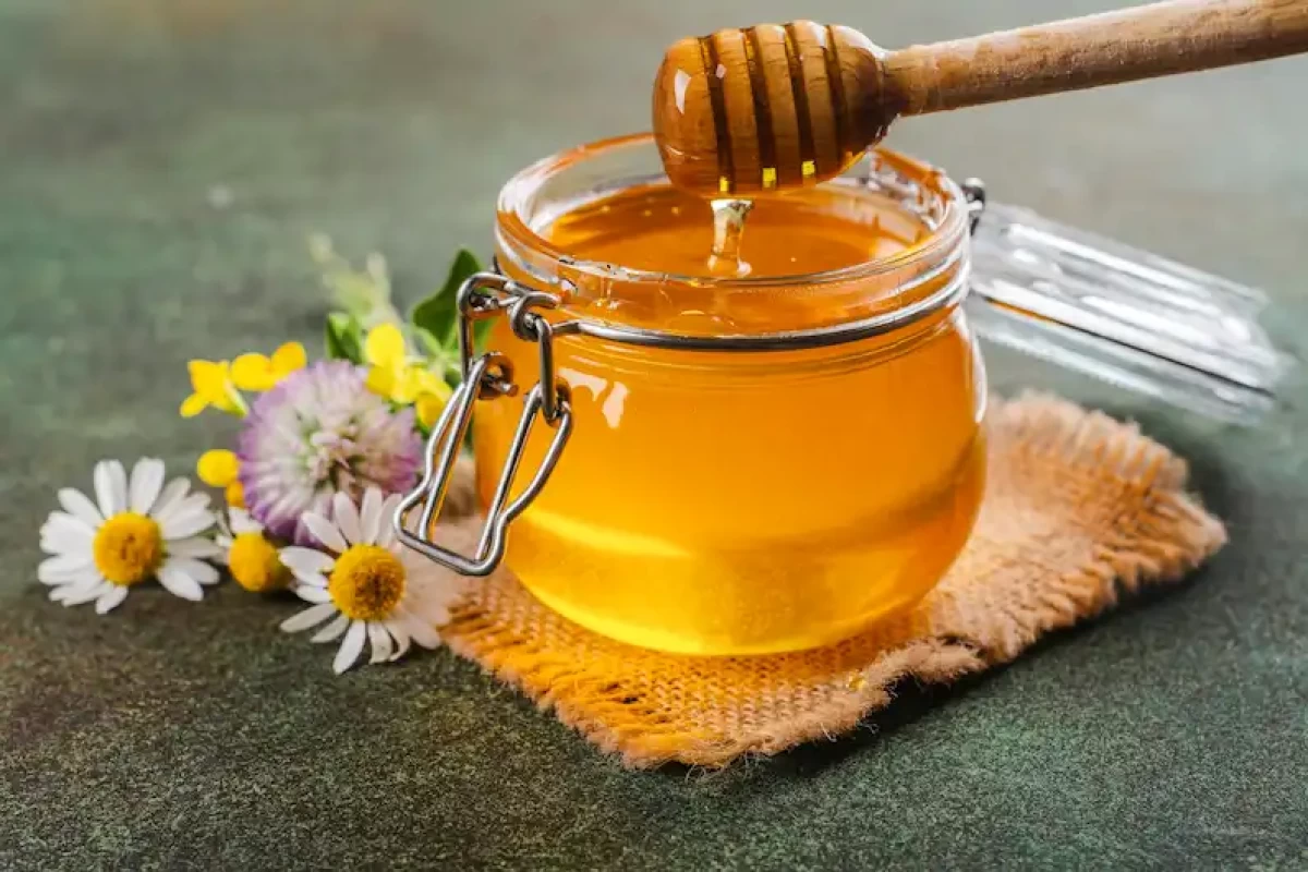 عکس چرا عسل فاسد نمیشود.