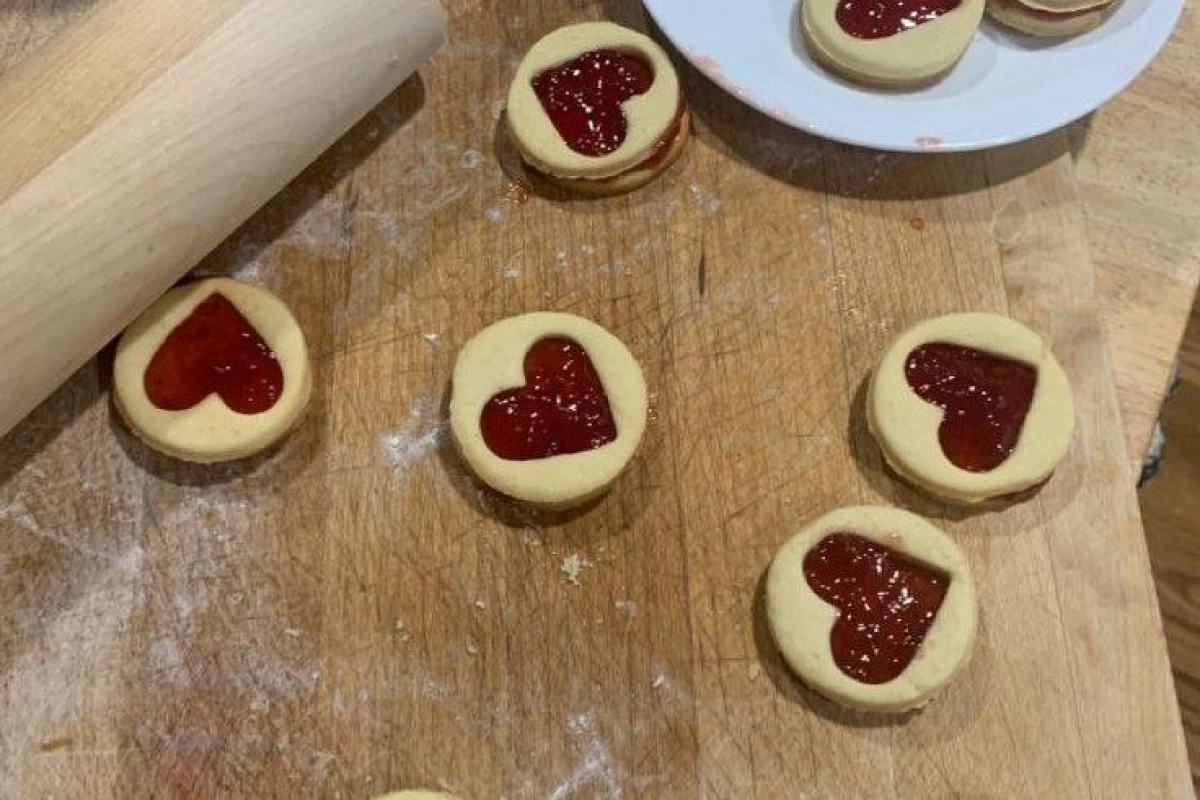 عکس طرز تهيه کوکی قلبی