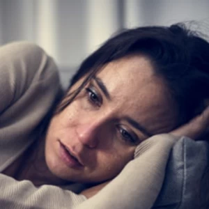 عکس چرا بی‌دلیل احساس غم و ناراحتی می‌کنیم؟