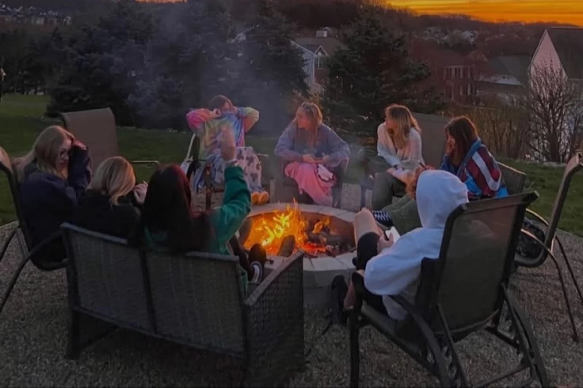 عکس 𝒎𝒂𝒚𝒃𝒆 𝒎𝒆