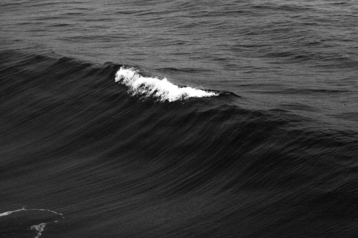 عکس دریا و مرد           𝓣𝓱𝓮 𝓼𝓮𝓪 𝓪𝓷𝓭 𝓶𝓪𝓷