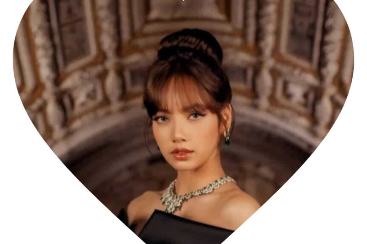 عکس 🎀ملکه تایلند(لیسا)✨