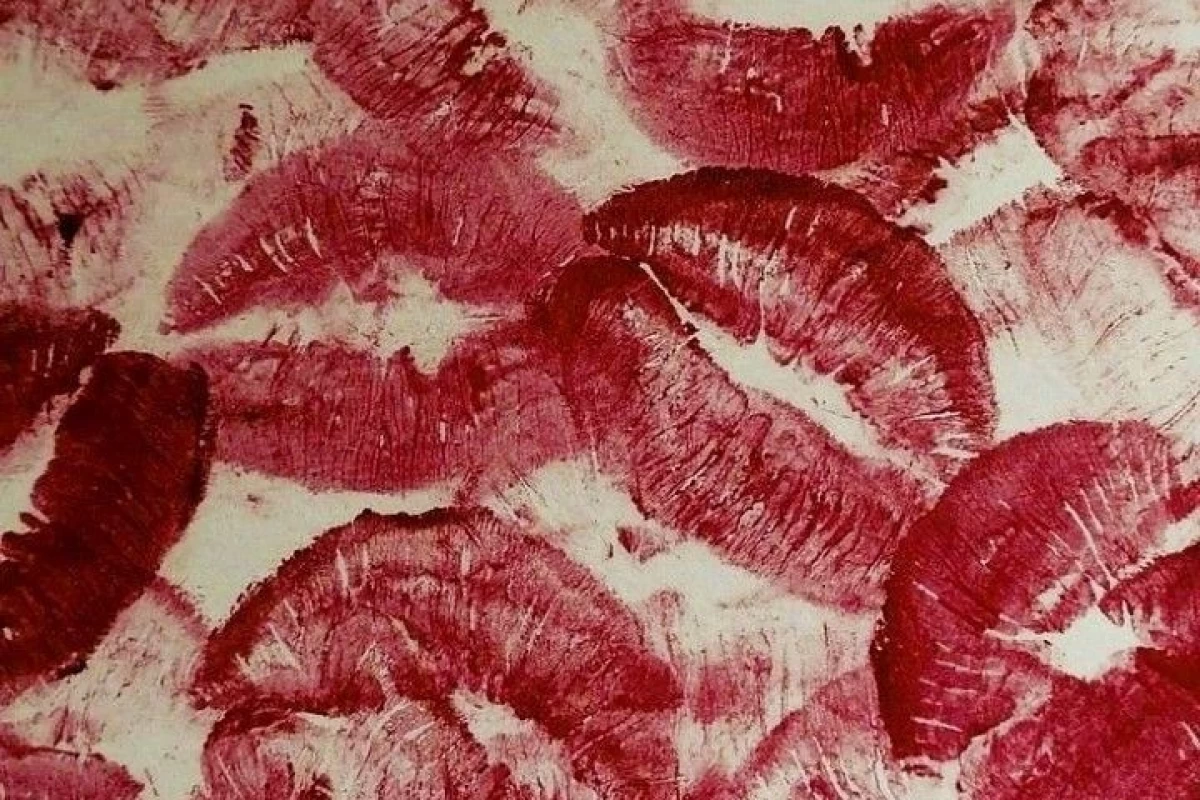 عکس صندلی قرمز