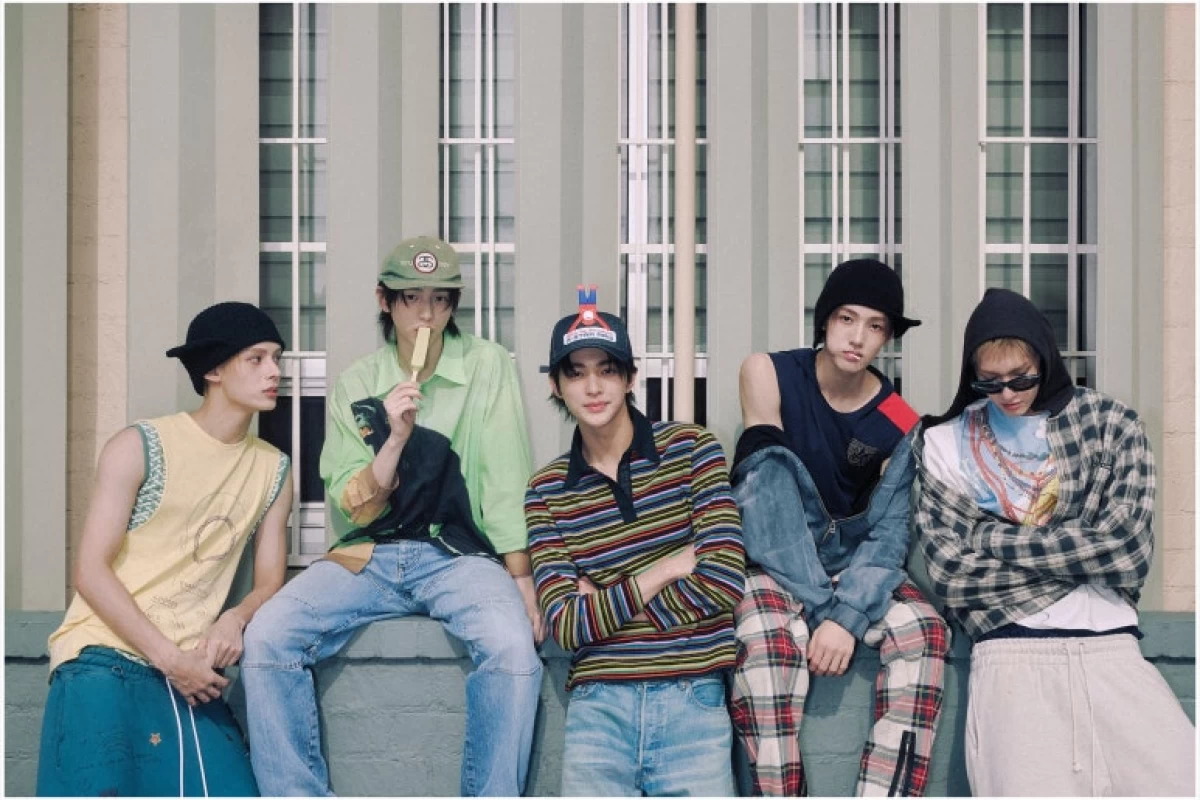 عکس بیوگرافی گروه کورتیس