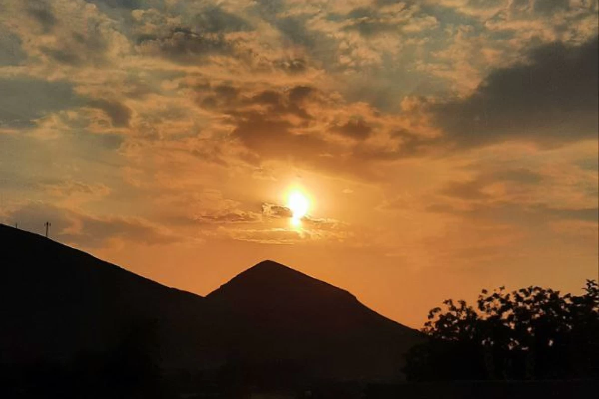 عکس پیش به سوی هنرستان