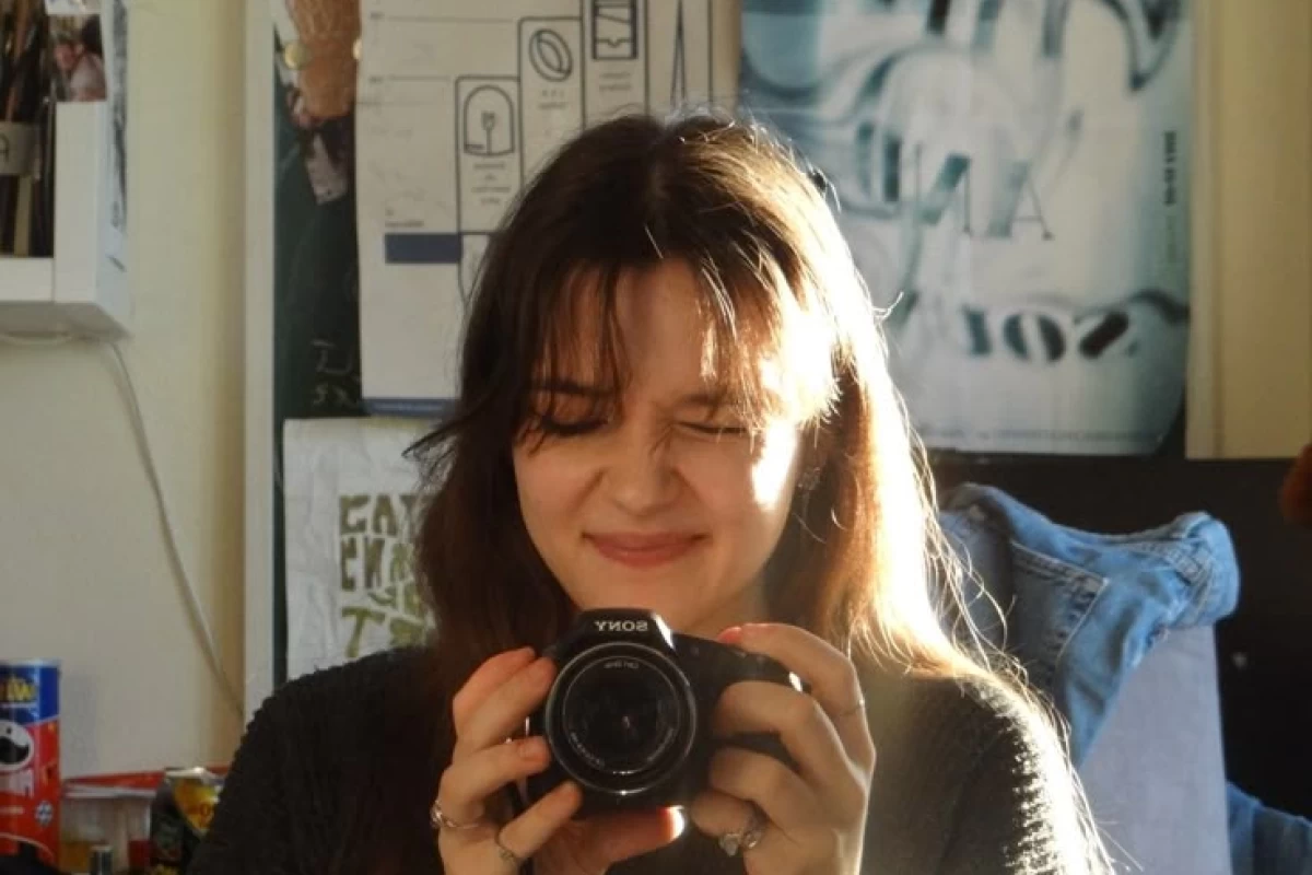 عکس "📻" ? 𝗔𝗰𝘁𝘂𝗮𝗹𝗹𝘆 𝘄𝗵𝗼'𝘀 𝗠𝗶𝗻𝗶