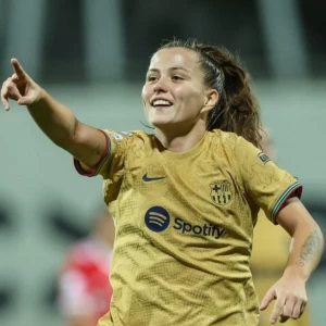 عکس 𝖫𝖺𝗏𝗂𝗍𝖺 𝂻