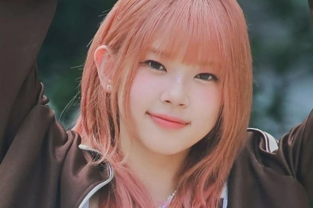 عکس اهنگ دبیو هر گروه کیپاپ