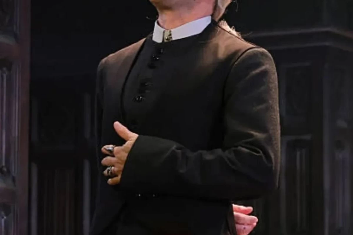 عکس تصاویر منتشر شده از تام در تئاتر 🫠