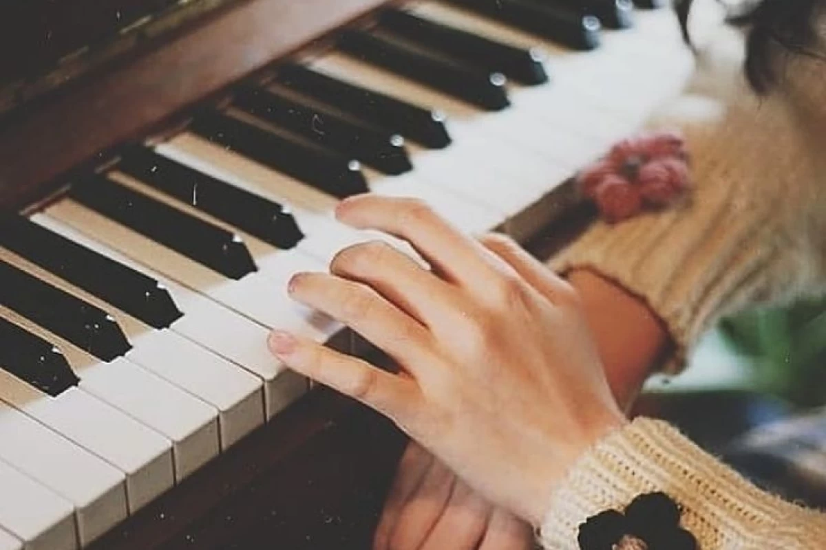 عکس تفاوت پیانوی دیجیتال و آکوستیک ,کدام بهتر است؟