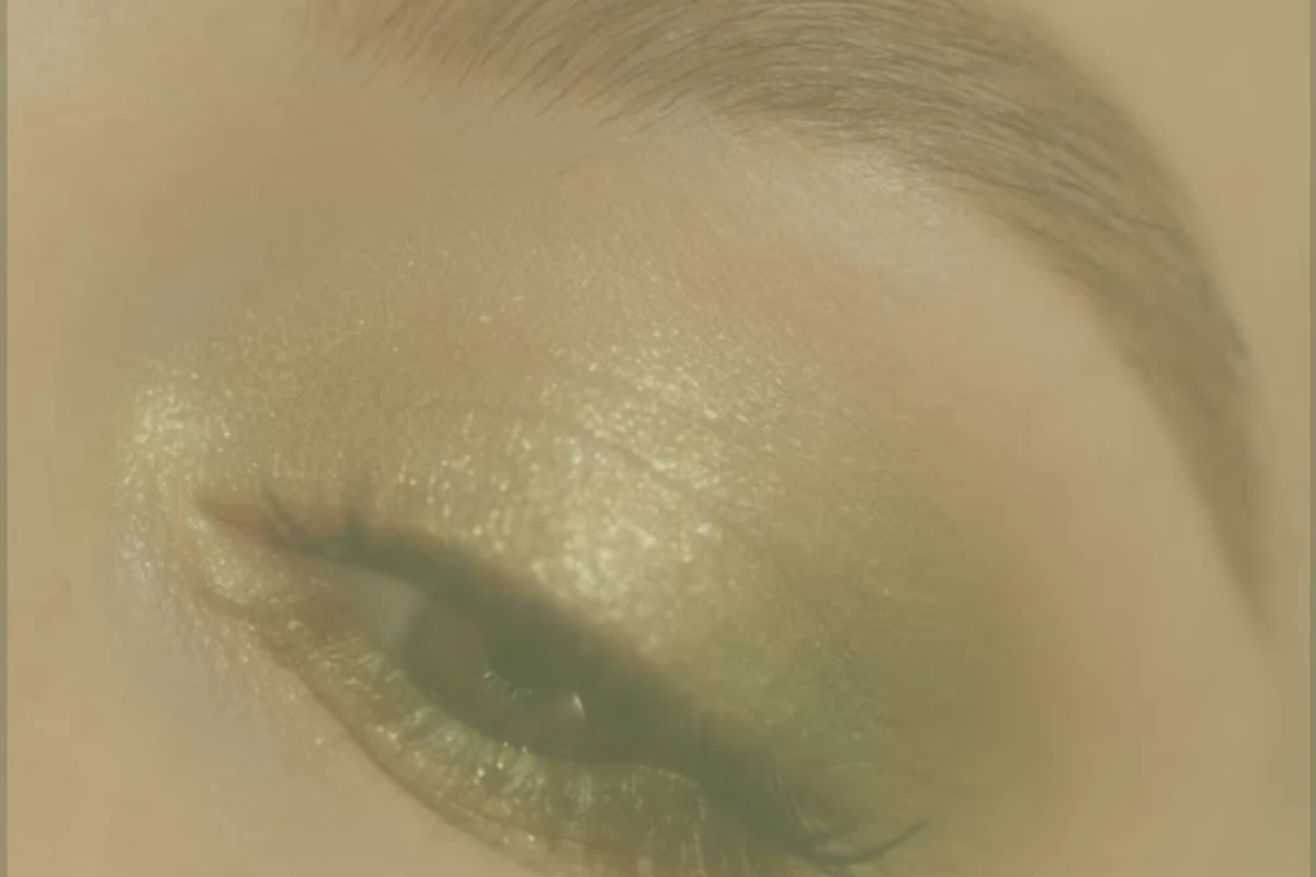 عکس آیا آرایش به پوست آسیب جدی وارد میکنه؟