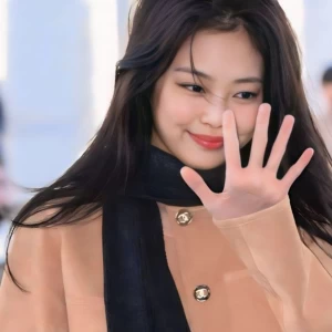 عکس ?Who is this girl