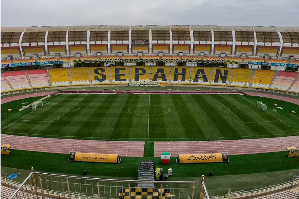 عکس سپاهان: شهرِ آجر و آینه