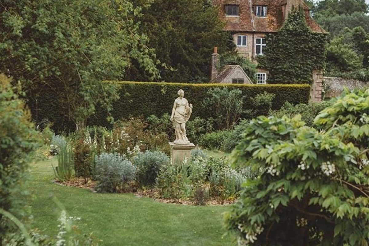 عکس تفاوت غرور و تکبر؟"