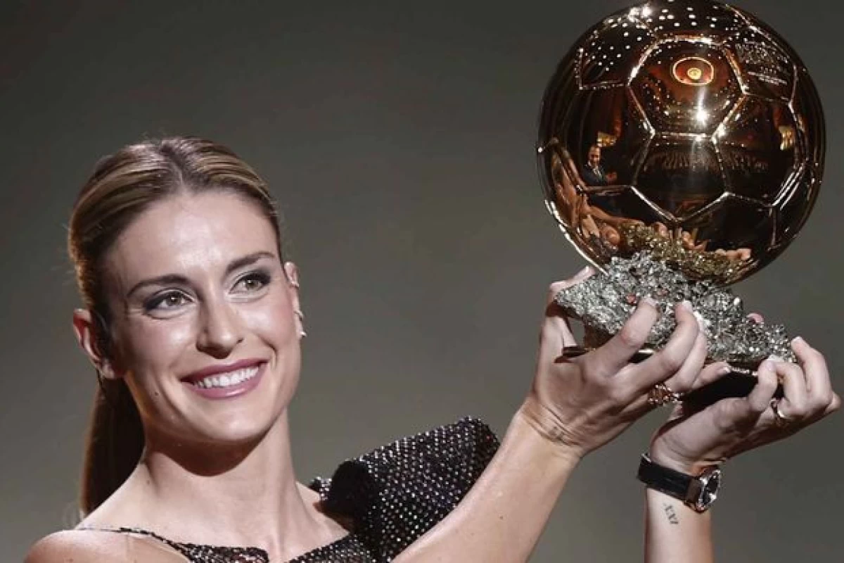 عکس ~ توپ‌طلا