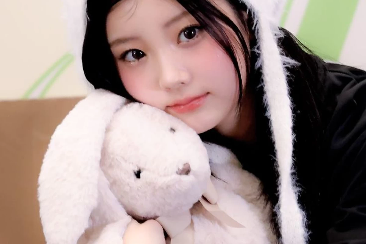 عکس بهترین میکاپ تو هر اهنگ(ILLIT)