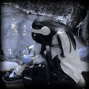 عکس یه روح کیست ؟