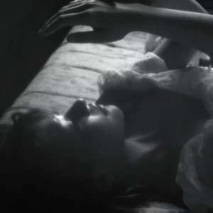 پژواک؛  آبی نیلگون↪