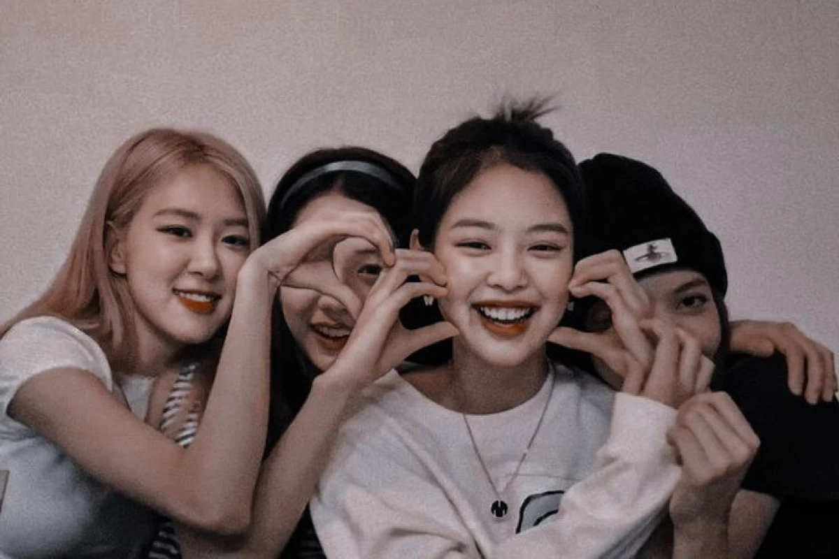 عکس بلک پینک در لیست 100 زیبای جهان