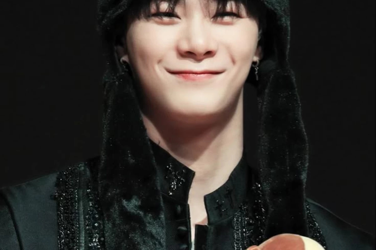 عکس اگه اهنگ ها یک شخص بودن(Astro)