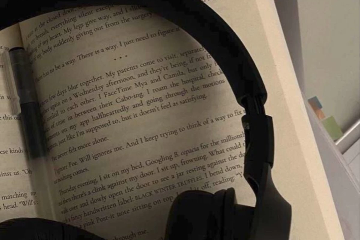 عکس نویسنده زوال؛