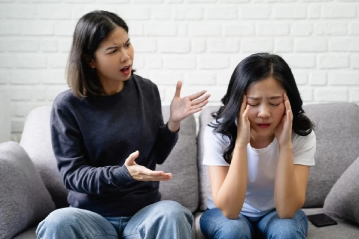 عکس چگونه از دوستی های سمی اجتناب کنیم؟