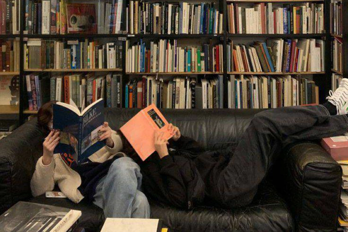 عکس شاید درمورد هوویدا