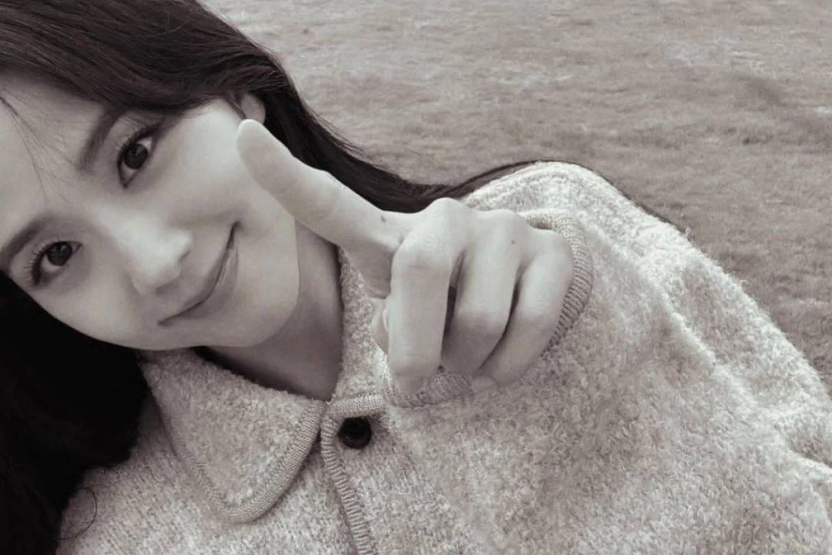 عکس ایدل هایی که اهنگ/البوم با اسم خودشون دارن